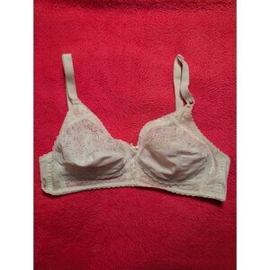 Vintage Dandy White Floral Lace Pointy Cup Bra 38C Bullet Lingerie 1970s